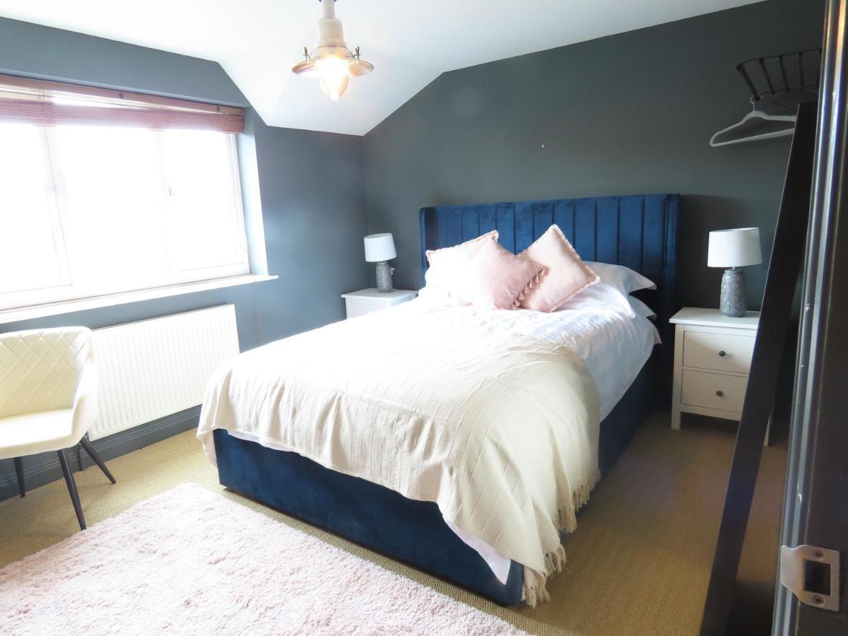 Entire Seaside Luxury Home With On Site Parking! Poole Exterior foto