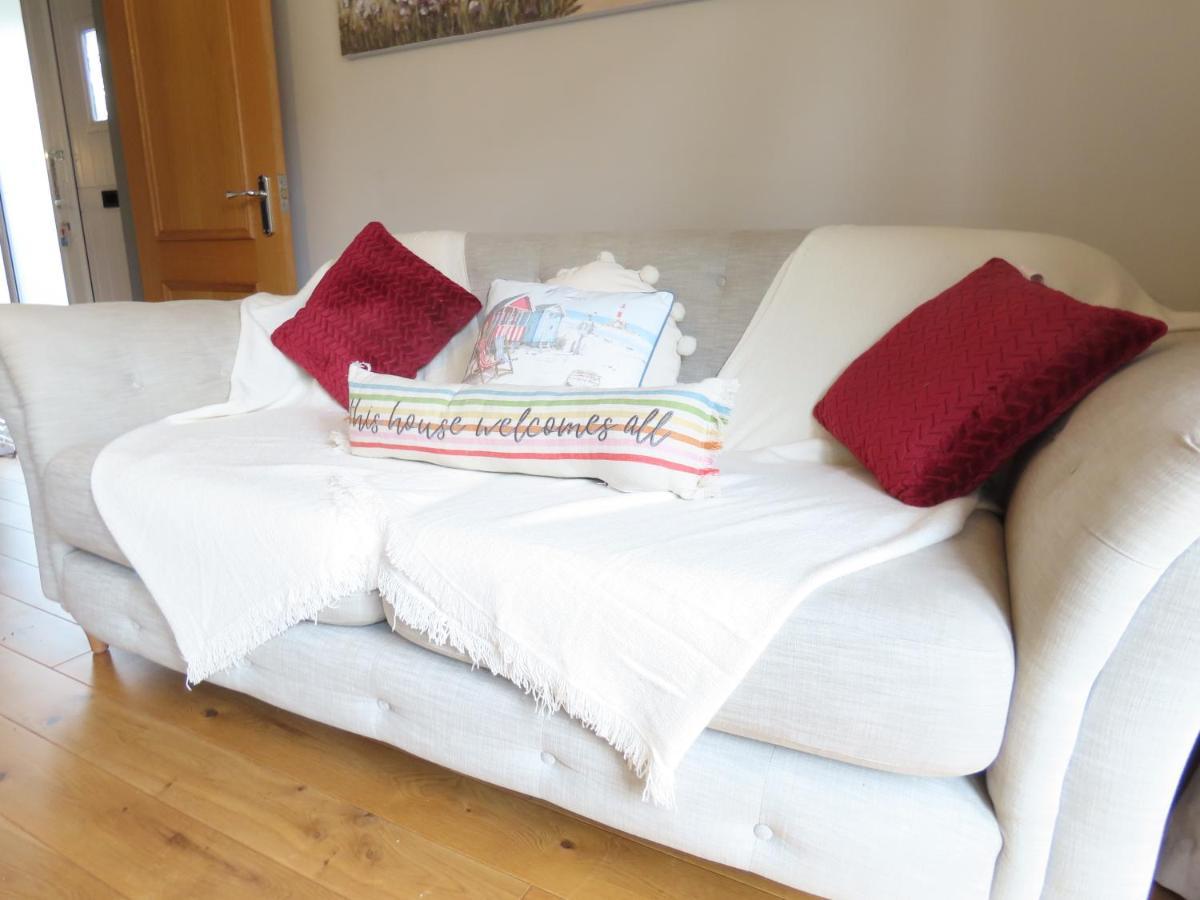 Entire Seaside Luxury Home With On Site Parking! Poole Exterior foto